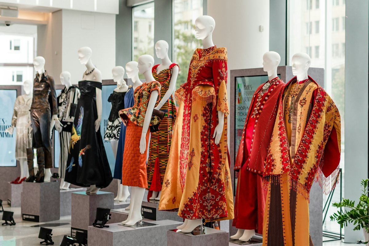 adult female person woman clothing glove accessories jewelry necklace mannequin