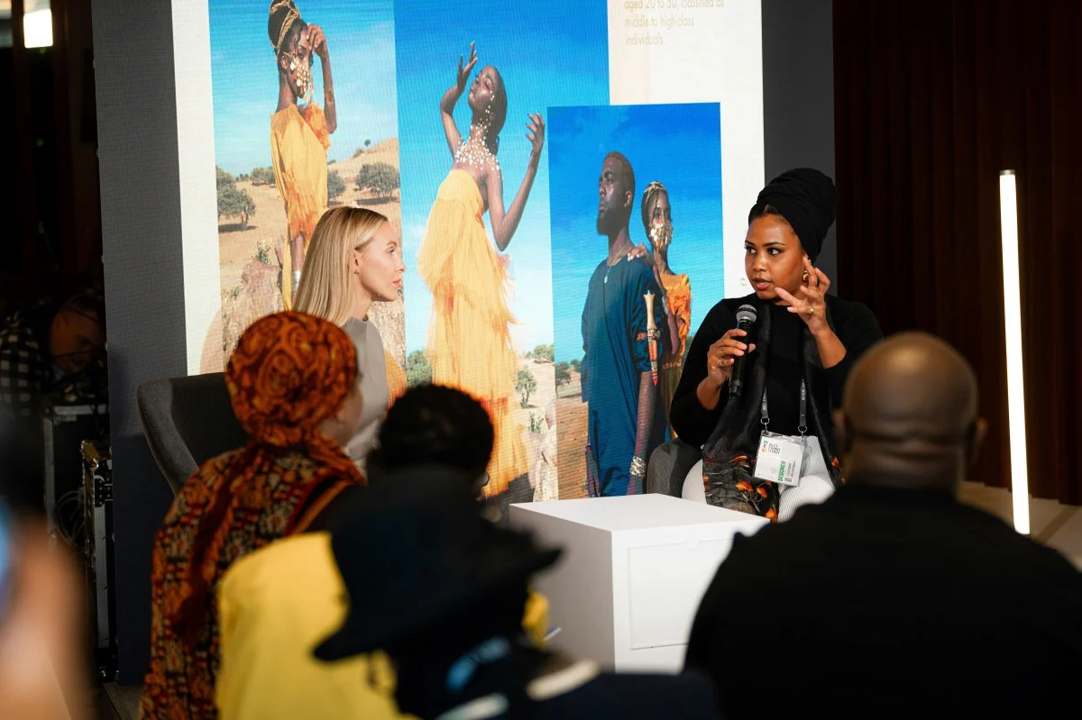 microphone adult male man person female woman people ring crowd